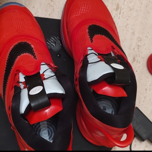 Self lacing Nike adapts (7) men's (8.5) womens - Picture 12 of 15